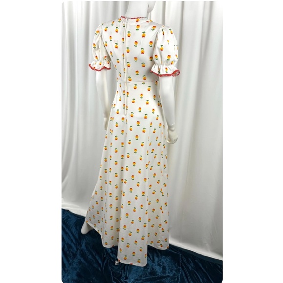 Vintage 1960’s 1970’s Floral Maxi Dress in Dusty White with Red Smocking • XS/S - Picture 8 of 10